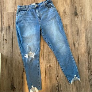 ABERCROMBIE & FITCH - Skinny High Rise Distressed Jeans - 32 / 14 regular - EUC